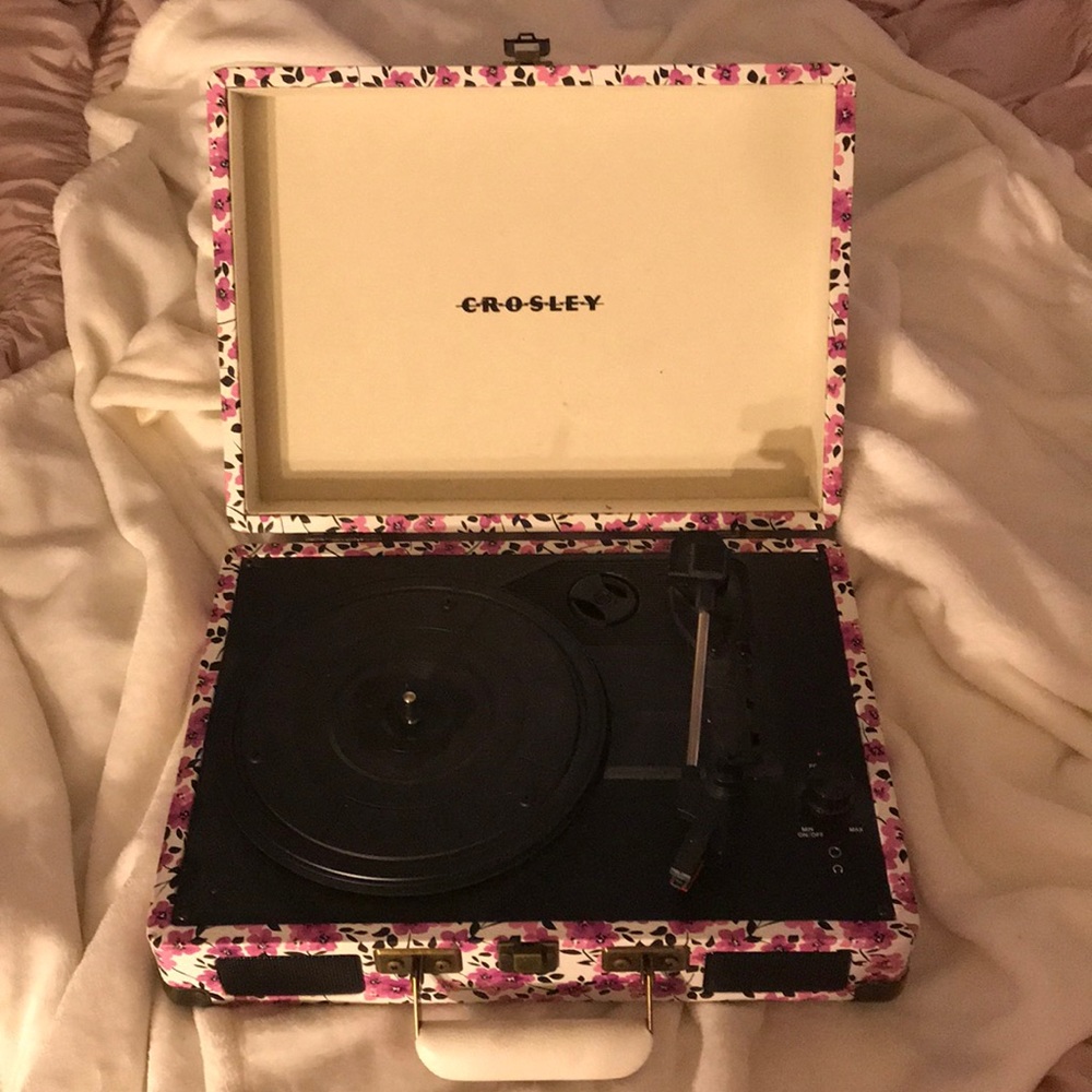 Urban outfitters crosley record player 🌸✨🌸